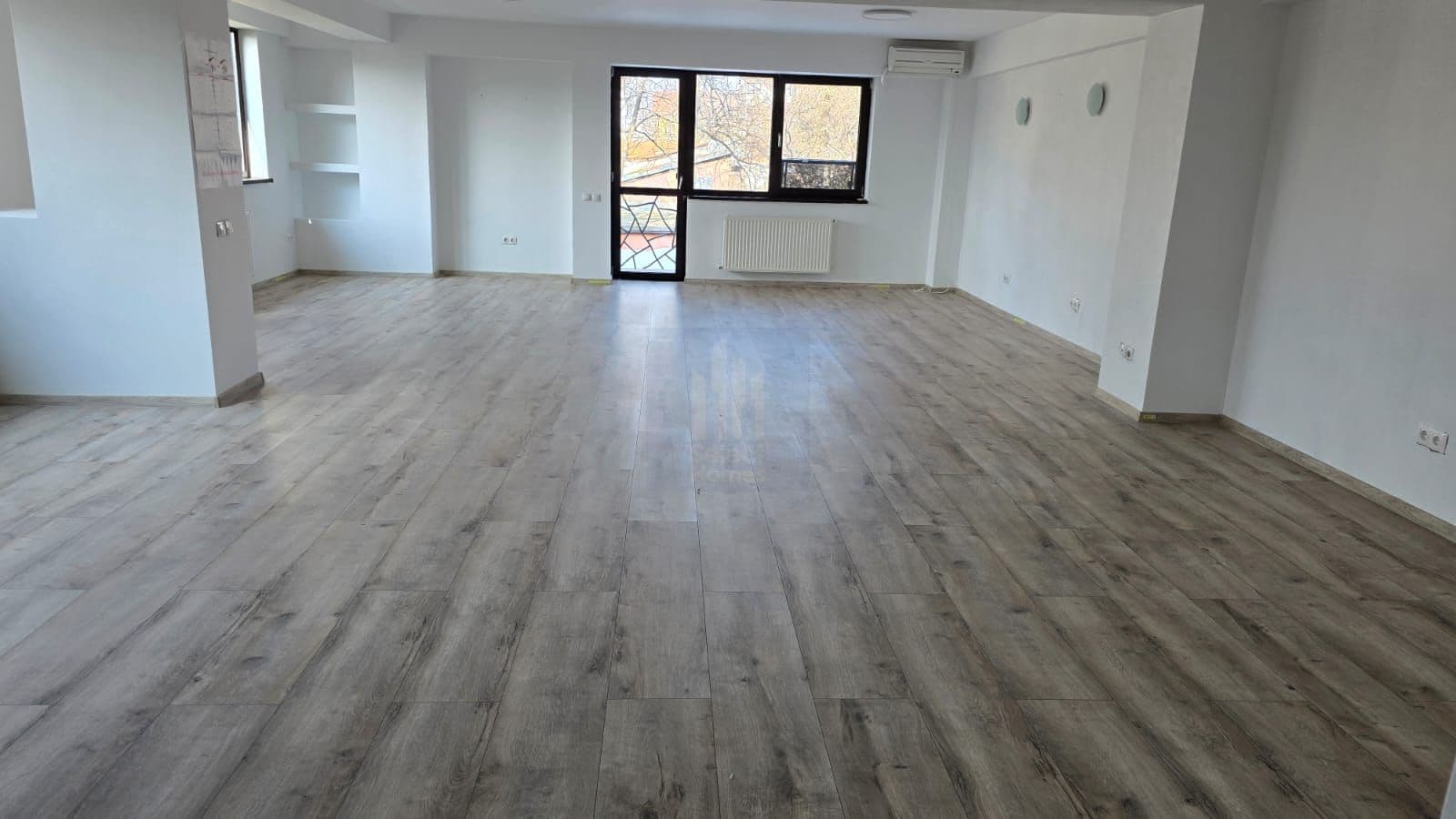 Apartament Open Space 82mp de Inchiriat Pretabil Birouri *1 Mai*
