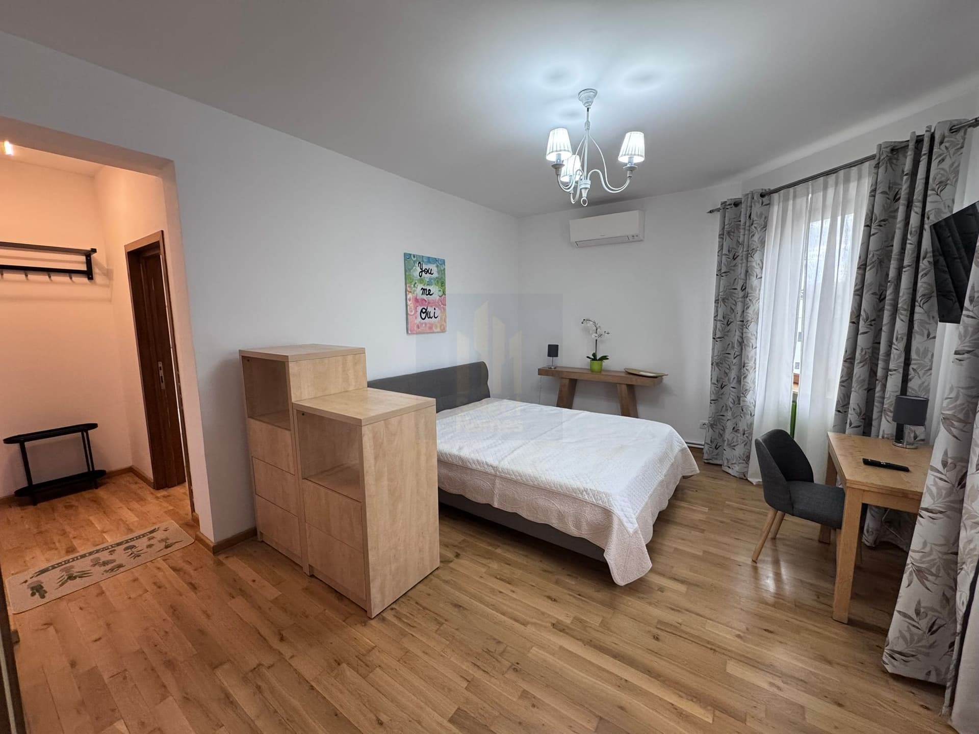 Studio cu dressing de inchiriat *Piata Romana - Dacia*