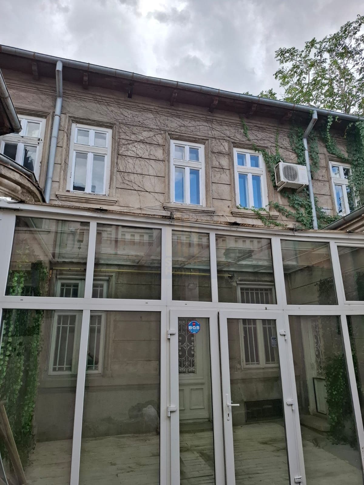 Vila Interbelica 7 Camere de Inchiriat *Victoriei*
